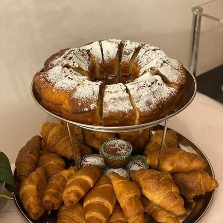 Crown Boutique Hotel Дуррес Екстер'єр фото