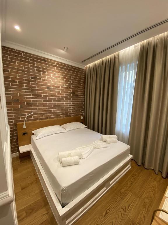 Crown Boutique Hotel Дуррес Екстер'єр фото
