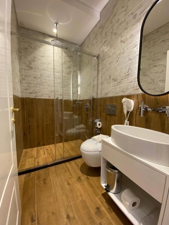 Crown Boutique Hotel Дуррес Екстер'єр фото