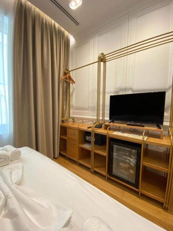 Crown Boutique Hotel Дуррес Екстер'єр фото