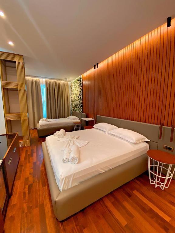 Crown Boutique Hotel Дуррес Екстер'єр фото