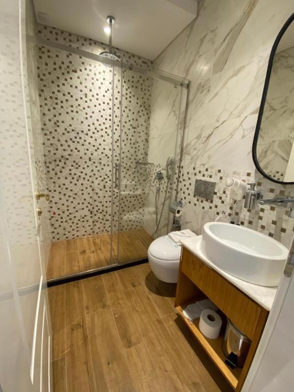 Crown Boutique Hotel Дуррес Екстер'єр фото
