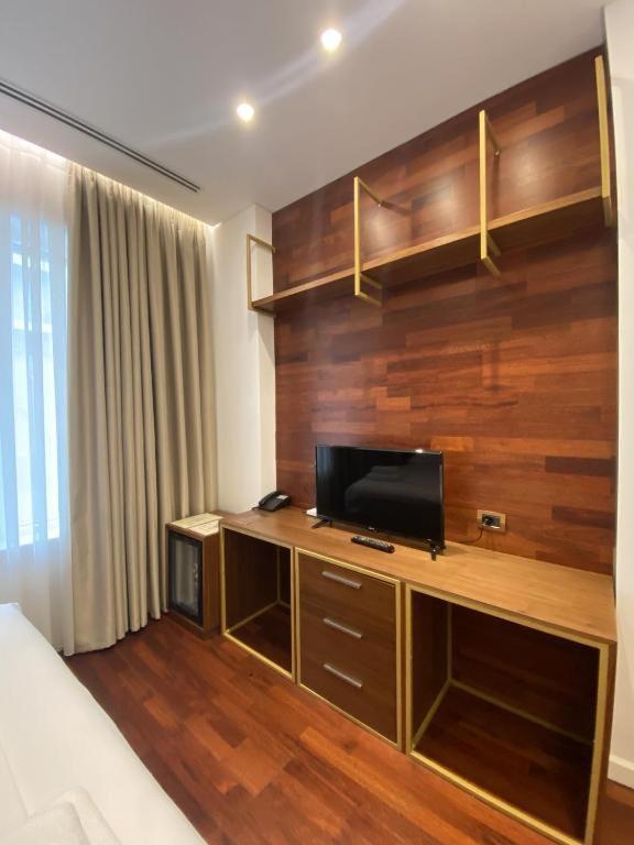 Crown Boutique Hotel Дуррес Екстер'єр фото