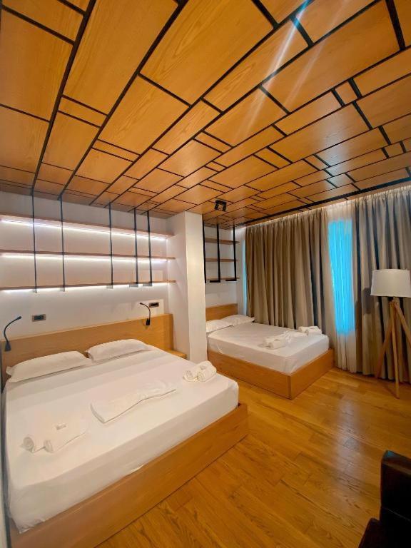 Crown Boutique Hotel Дуррес Екстер'єр фото