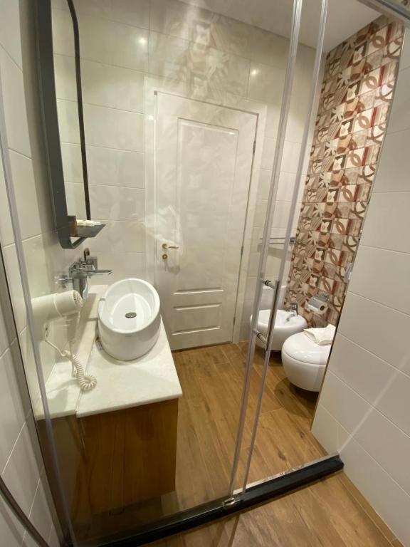 Crown Boutique Hotel Дуррес Екстер'єр фото