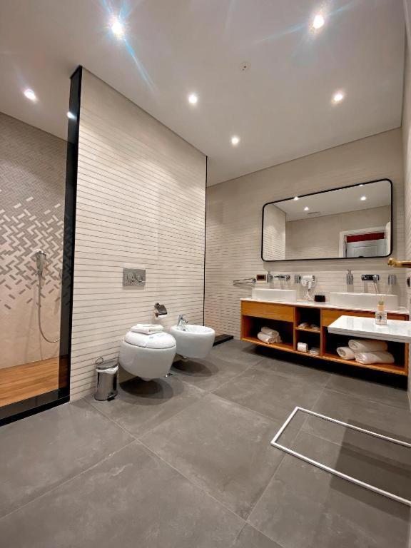 Crown Boutique Hotel Дуррес Екстер'єр фото