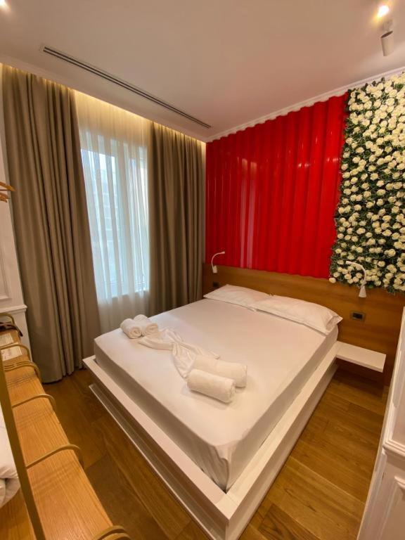 Crown Boutique Hotel Дуррес Екстер'єр фото