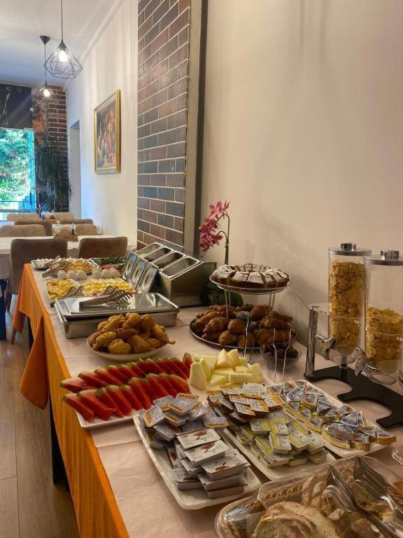 Crown Boutique Hotel Дуррес Екстер'єр фото