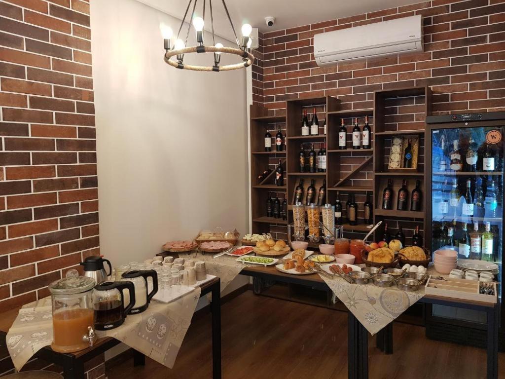 Crown Boutique Hotel Дуррес Екстер'єр фото